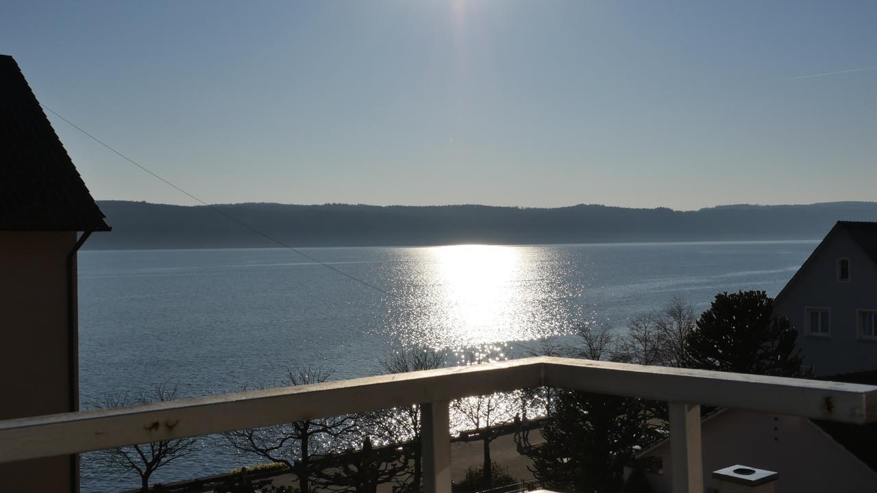 Hotel Capri ユーバーリンゲン エクステリア 写真