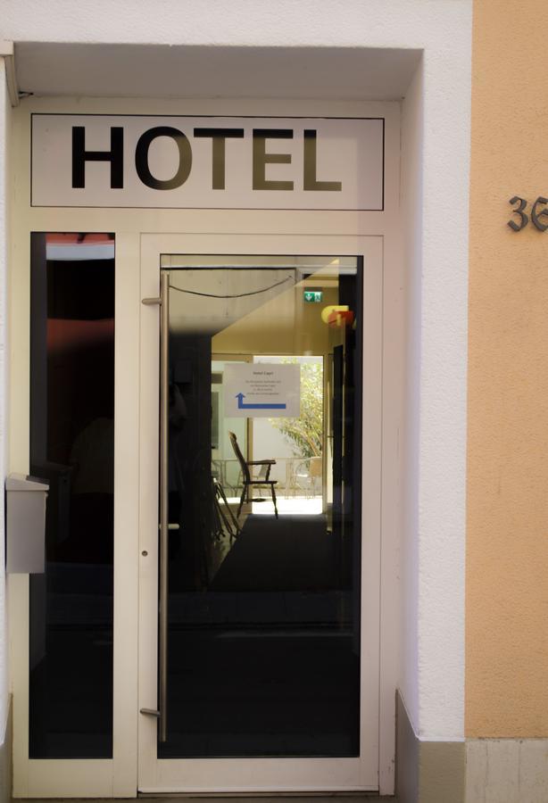 Hotel Capri ユーバーリンゲン エクステリア 写真